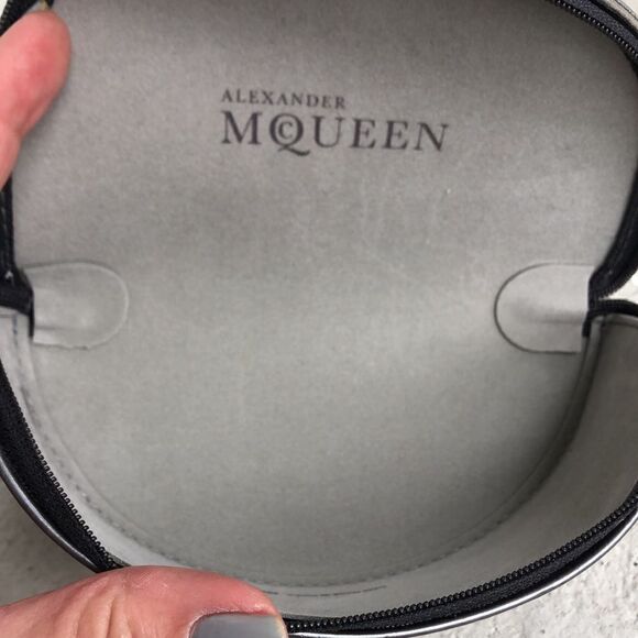 Alexander McQueen case - Picture 6 of 7